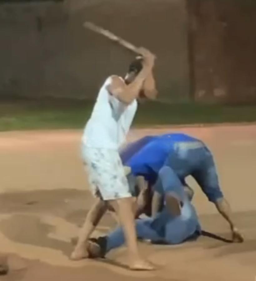 Homem é Brutalmente Assassinato a Pauladas em Frente a Bar em Guajará-Mirim