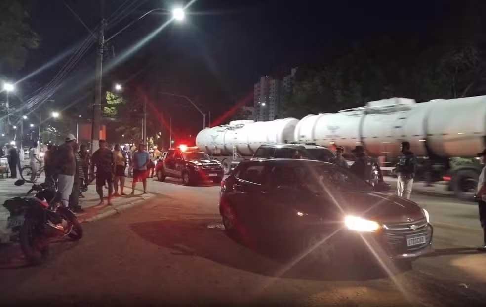 Mulher morre atropelada na avenida Jorge Teixeira