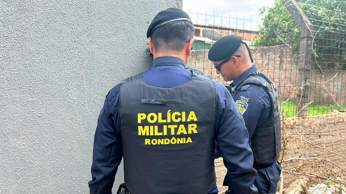 Filho tenta matar a própria mãe