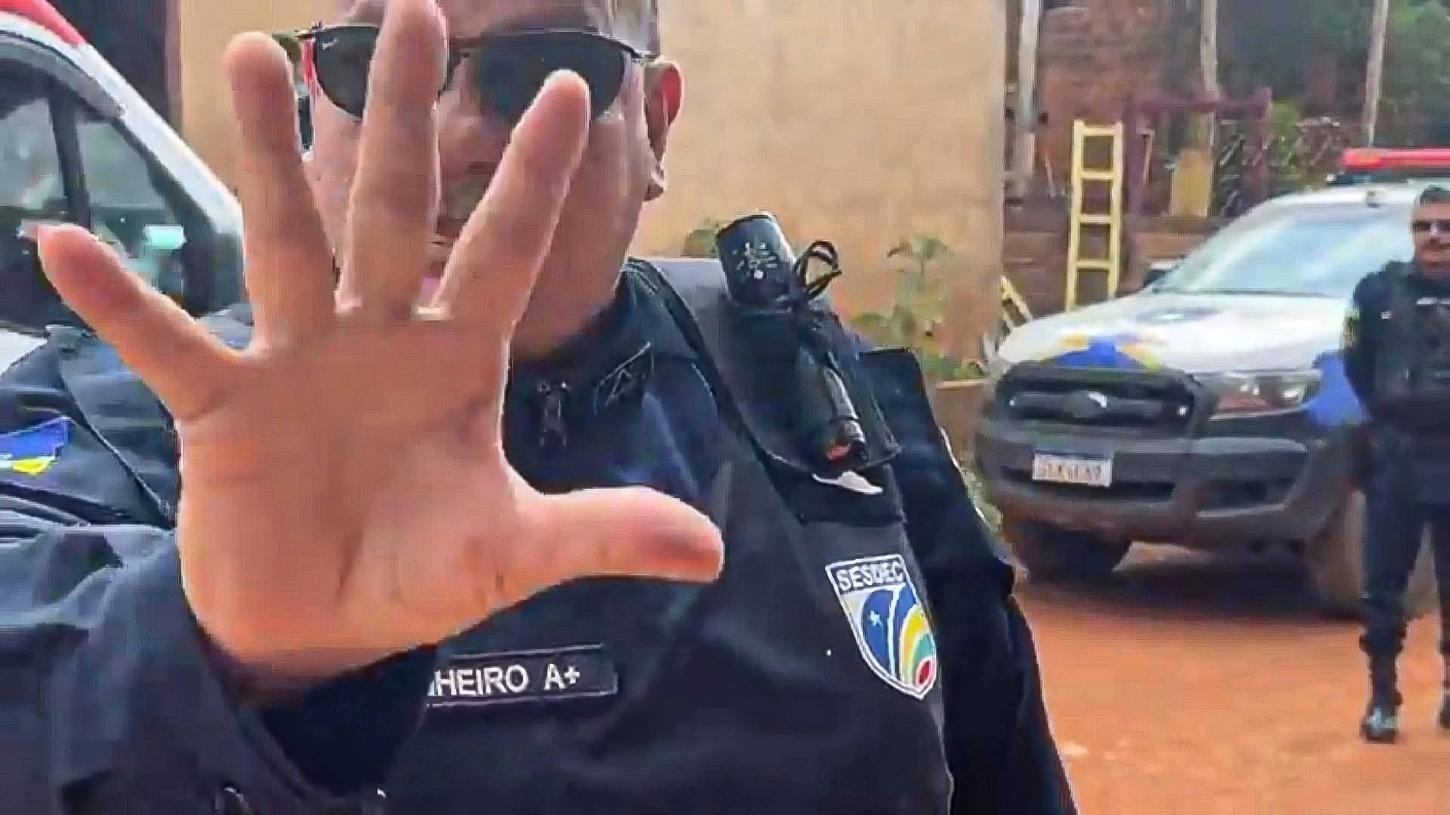 POLICIAL TENTA INTIMIDAR E IMPEDIR REPÓRTER DURANTE COBERTURA DE TENTATIVA DE FEMINICÍDIO