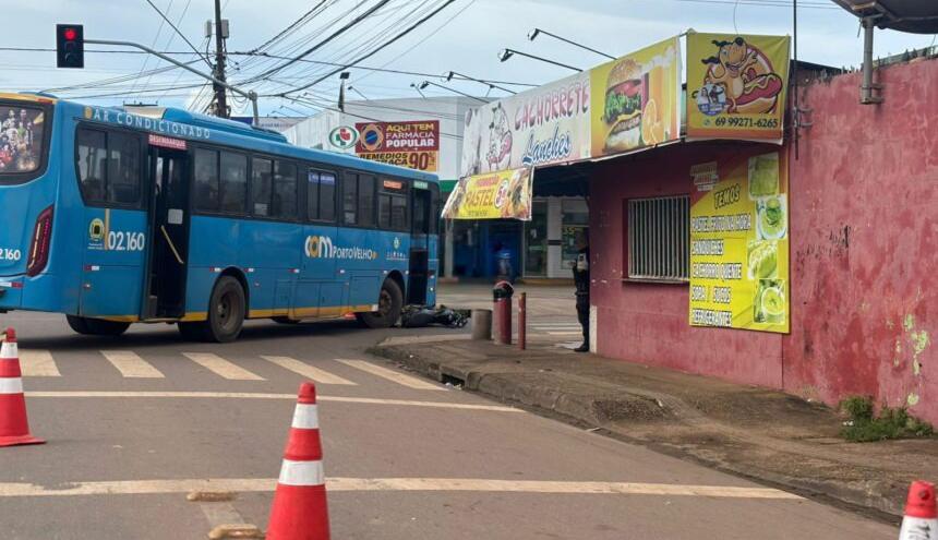 Motociclista Fica Ferido em Acidente com Ônibus na Zona Leste de Porto Velho