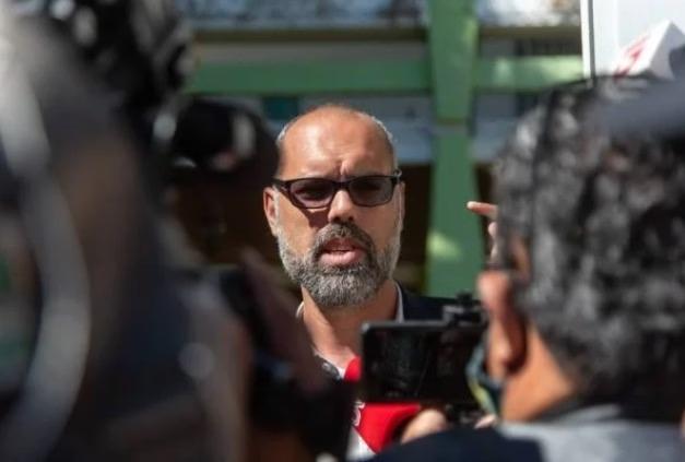 STF DÁ IMPORTÂNCIA INDEVIDA A ALLAN DOS SANTOS, APONTAM ANALISTAS