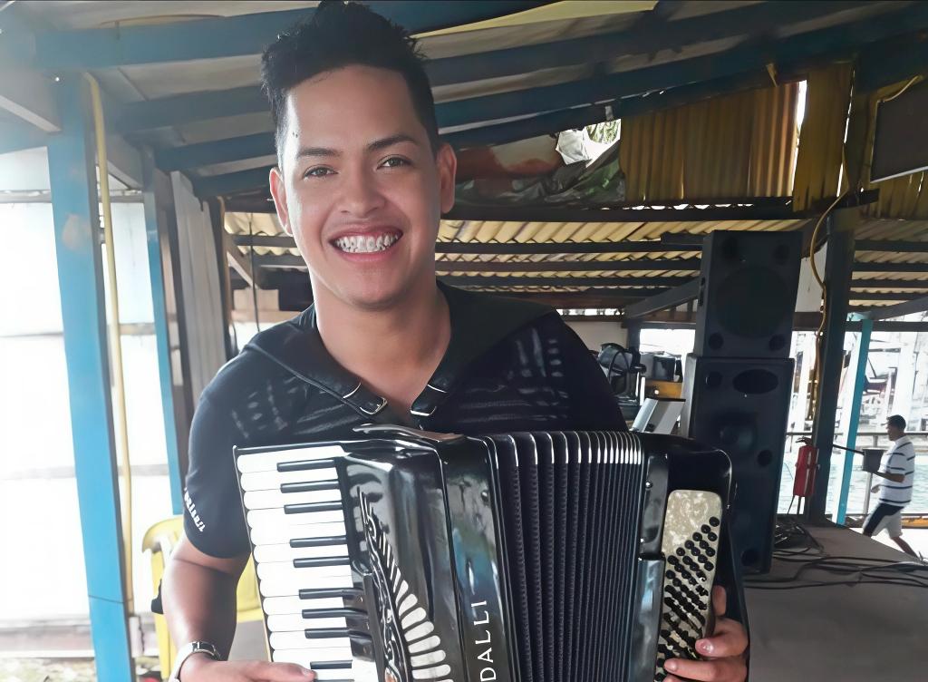 TECLADISTA É ENCONTRADO SEM VIDA EM CASA DE FORRÓ