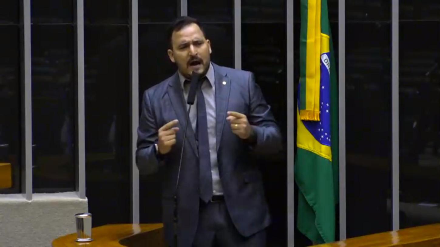 RAFAEL FERA VOTA SIM E GARANTE ISENÇÃO DO IMPOSTO DE RENDA PARA QUEM GANHA ATÉ R$ 5 MIL