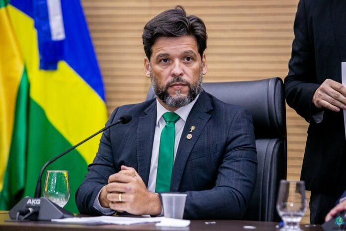 GRÁVIDAS ABANDONADAS NA FILA: DEPUTADO EXIGE RESPOSTAS DO GOVERNO SOBRE ULTRASSOM EM ARIQUEMES