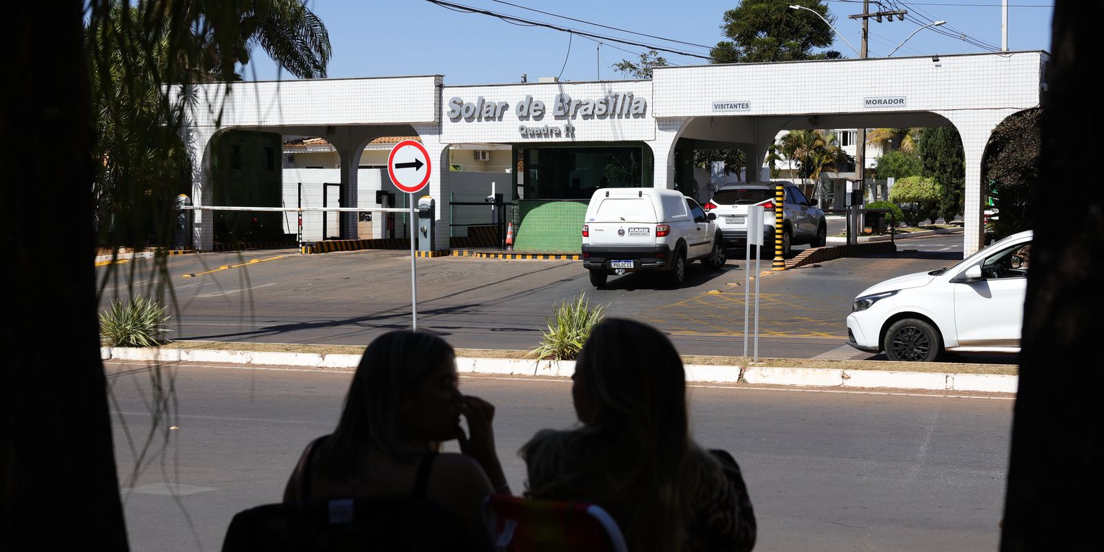 Bolsonaro tem 24h para explicar fala de Eduardo sobre acesso a vídeo