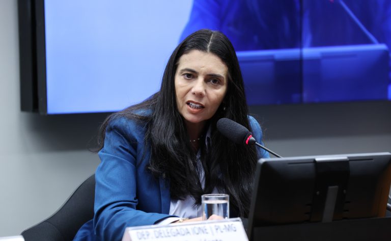 Comissão aprova projeto que obriga órgãos públicos a divulgar canais de denúncia e proteção às mulheres