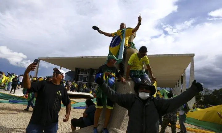 Argentina concede refúgio permanente a condenado pelo 8 de janeiro