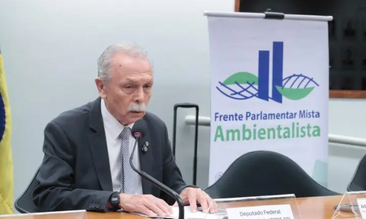 Governo relata dificuldades em acordo global para controle da poluição dos plásticos