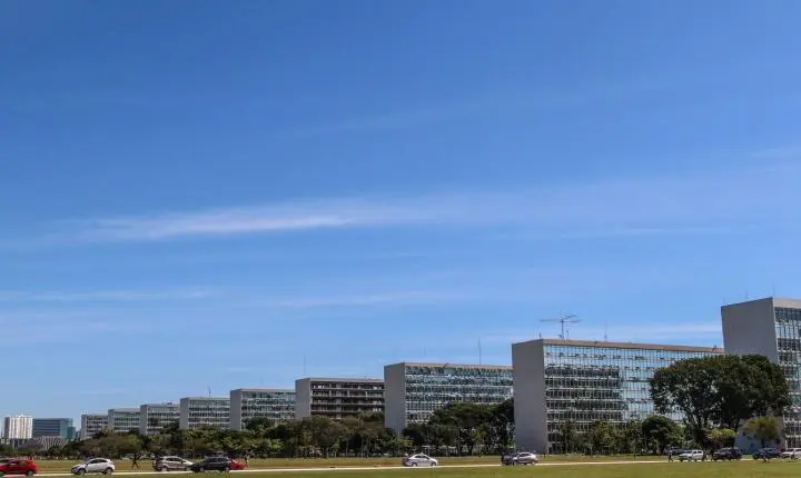 Senado aprova reestruturação de carreiras do serviço público federal